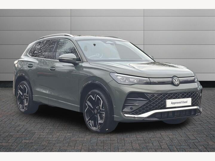 Volkswagen Tiguan 2.0 TDI R-Line DSG Euro 6 (s/s) 5dr Volkswagen Tiguan 2.0 TDI R-Line DSG Euro 6 (s/s) 5dr