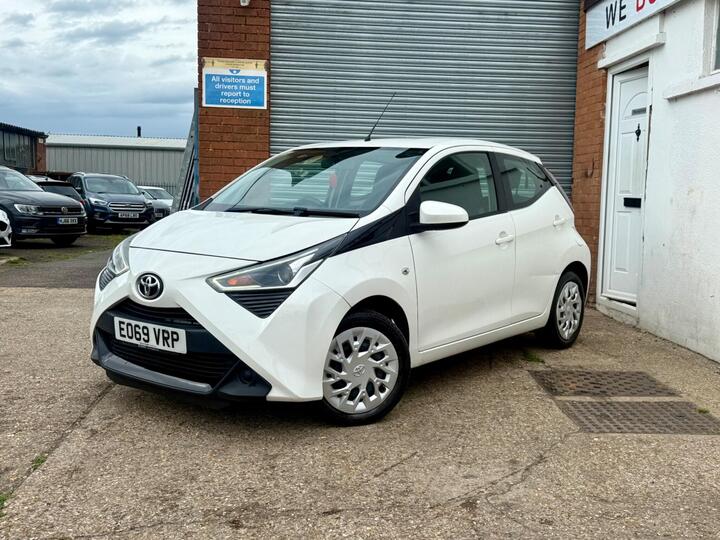 Toyota AYGO 1.0 VVT-i X-play Euro 6 5dr