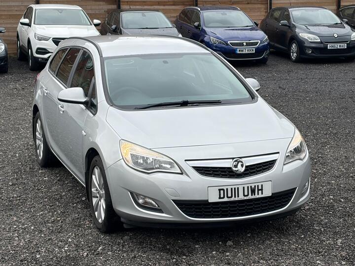 Vauxhall Astra 1.7 CDTi EcoFLEX Exclusiv Sports Tourer Euro 5 5dr Vauxhall Astra 1.7 CDTi EcoFLEX Exclusiv Sports Tourer Euro 5 5dr
