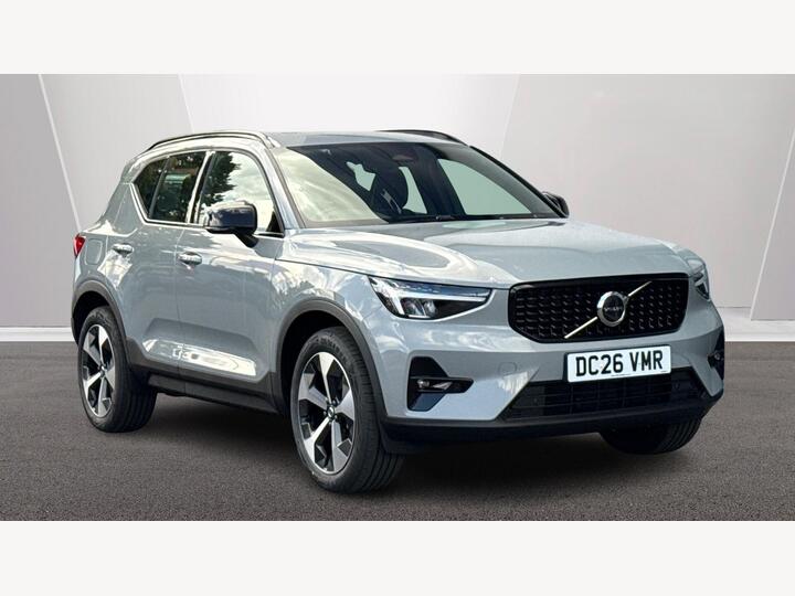 Volvo XC40 2.0 B3 MHEV Plus Dark DCT Auto Euro 6 (s/s) 5dr