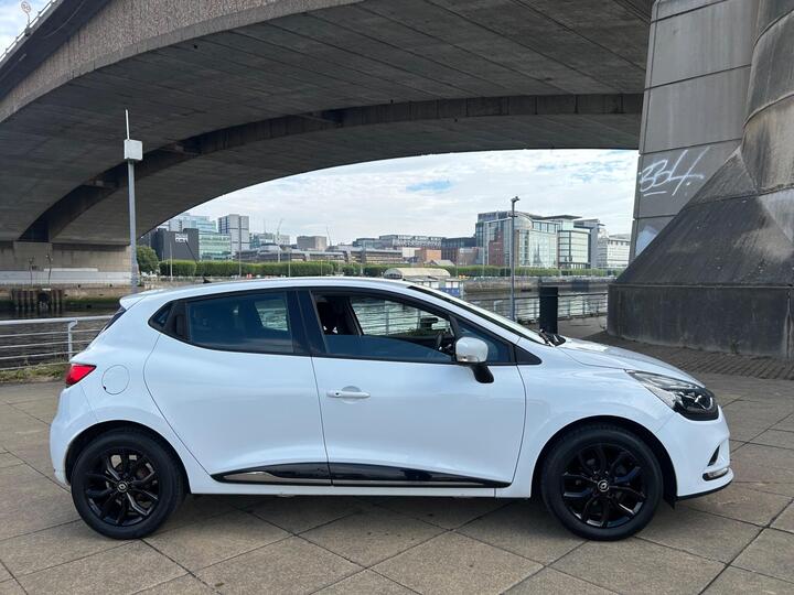 Renault Clio 0.9 TCe Play Euro 6 (s/s) 5dr