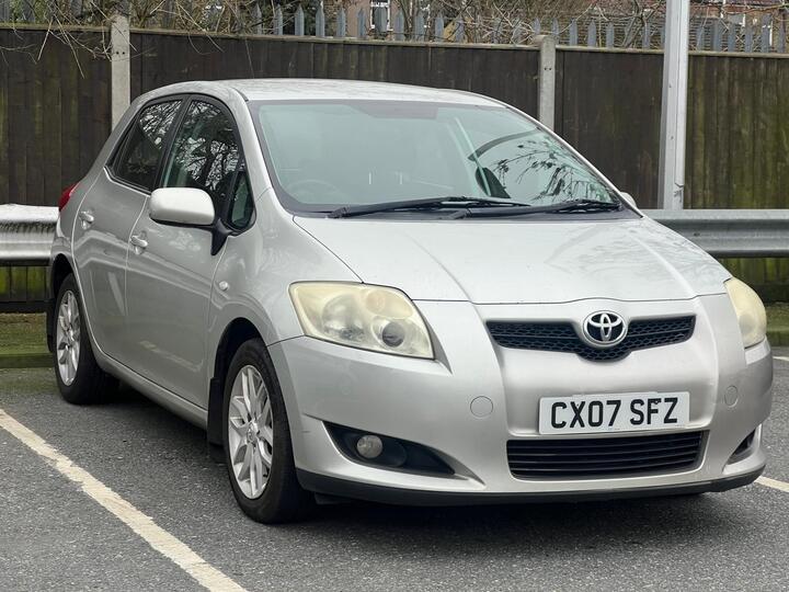 Toyota Auris 1.6 VVT-i TR 5dr Toyota Auris 1.6 VVT-i TR 5dr