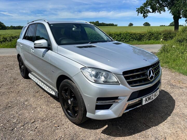 Mercedes-Benz M Class 3.0 ML350 V6 BlueTEC Sport G-Tronic 4WD Euro 6 (s/s) 5dr Mercedes-Benz M Class 3.0 ML350 V6 BlueTEC Sport G-Tronic 4WD Euro 6 (s/s) 5dr