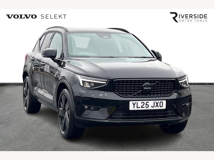Volvo XC40 2.0 B3 MHEV Plus Black Edition DCT Auto Euro 6 (s/s) 5dr