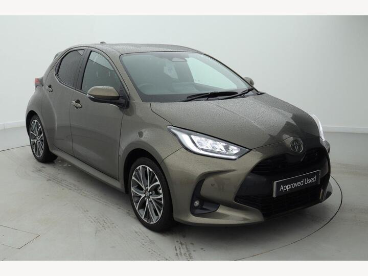Toyota Yaris 1.5 VVT-h Excel E-CVT Euro 6 (s/s) 5dr Toyota Yaris 1.5 VVT-h Excel E-CVT Euro 6 (s/s) 5dr
