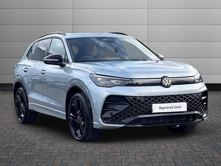 Volkswagen Tiguan 1.5 ETSI MHEV R-Line DSG Euro 6 (s/s) 5dr Volkswagen Tiguan 1.5 ETSI MHEV R-Line DSG Euro 6 (s/s) 5dr