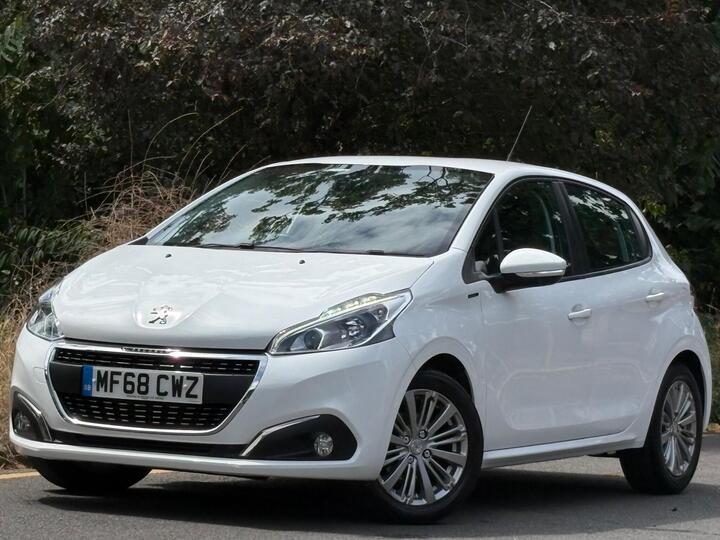 Peugeot 208 1.2 PureTech Signature Euro 6 (s/s) 5dr
