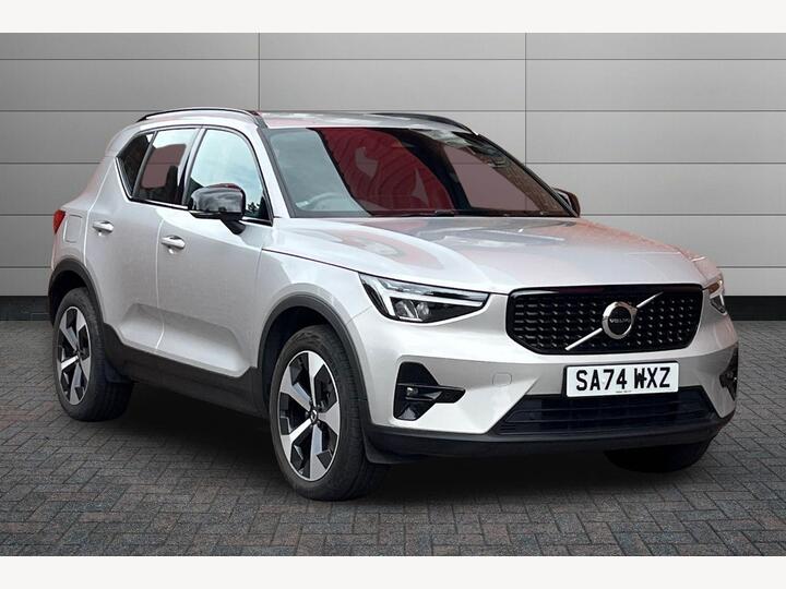 Volvo XC40 2.0 B4 MHEV Plus Dark DCT Auto Euro 6 (s/s) 5dr