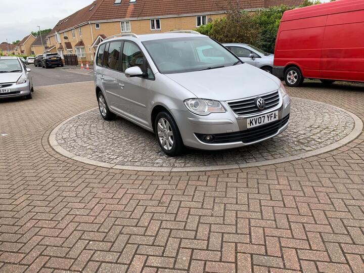 Volkswagen Touran 2.0 TDI Sport DSG 5dr (7 Seats) Volkswagen Touran 2.0 TDI Sport DSG 5dr (7 Seats)