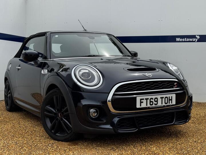 MINI Convertible 2.0 Cooper S Sport Steptronic Euro 6 (s/s) 2dr MINI Convertible 2.0 Cooper S Sport Steptronic Euro 6 (s/s) 2dr