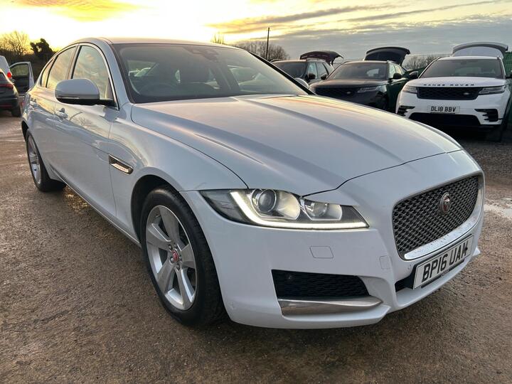 Jaguar XF 2.0d Portfolio Auto AWD Euro 6 (s/s) 4dr