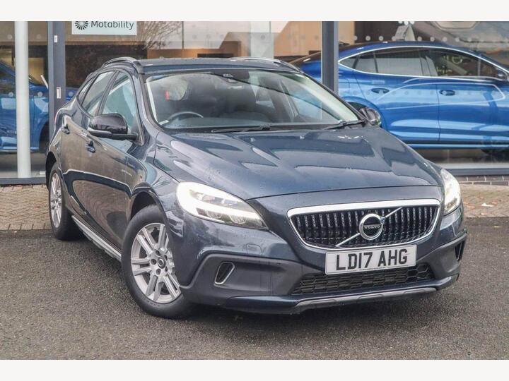 Volvo V40 Cross Country 1.5 T3 Auto Euro 6 (s/s) 5dr Volvo V40 Cross Country 1.5 T3 Auto Euro 6 (s/s) 5dr
