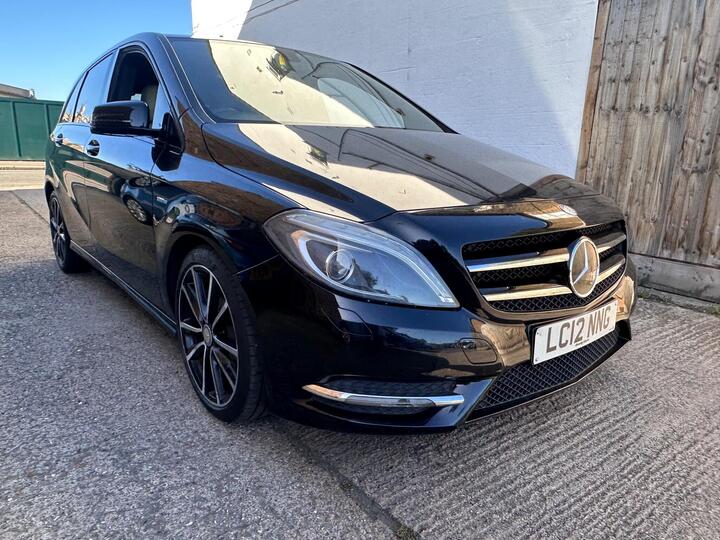 Mercedes-Benz B Class 1.6 B180 BlueEfficiency Sport 7G-DCT Euro 5 (s/s) 5dr Mercedes-Benz B Class 1.6 B180 BlueEfficiency Sport 7G-DCT Euro 5 (s/s) 5dr
