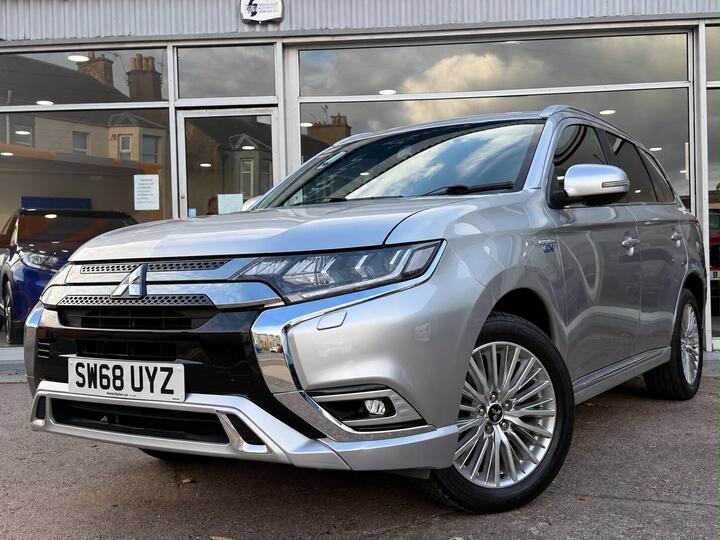 Mitsubishi Outlander 2.4h TwinMotor 13.8kWh 4h CVT 4WD Euro 6 (s/s) 5dr