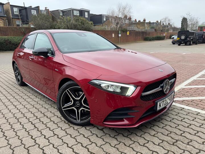 Mercedes-Benz A Class 1.3 A180 AMG Line Edition (Premium) 7G-DCT Euro 6 (s/s) 5dr Mercedes-Benz A Class 1.3 A180 AMG Line Edition (Premium) 7G-DCT Euro 6 (s/s) 5dr