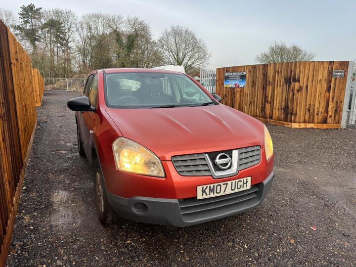 Nissan Qashqai 2.0 Visia CVT 2WD 5dr