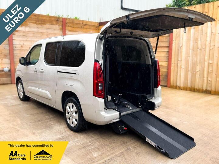 Vauxhall COMBO LIFE 1.2 Turbo SE XL MPV Auto Euro 6 (s/s) 5dr (7 Seat)