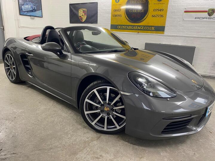 Porsche 718 Boxster 2.0T PDK Euro 6 (s/s) 2dr Porsche 718 Boxster 2.0T PDK Euro 6 (s/s) 2dr