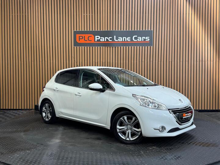 Peugeot 208 1.2 VTi Allure Euro 5 5dr