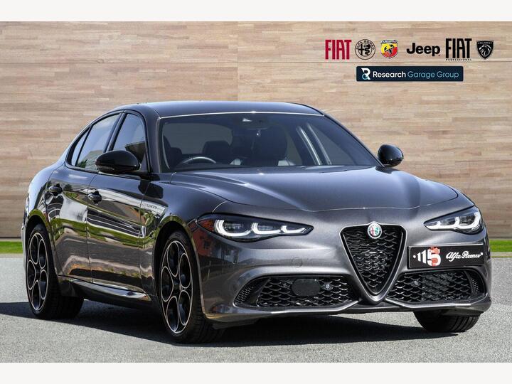 Alfa Romeo Giulia 2.0T Veloce Auto Euro 6 (s/s) 4dr Alfa Romeo Giulia 2.0T Veloce Auto Euro 6 (s/s) 4dr
