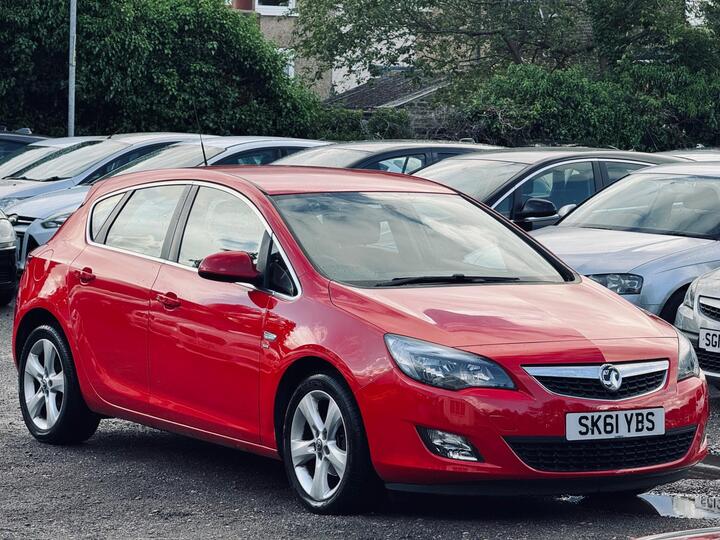 Vauxhall Astra 1.4 16v SRi Euro 5 5dr Vauxhall Astra 1.4 16v SRi Euro 5 5dr