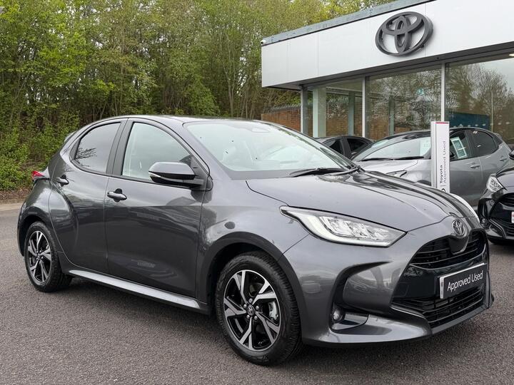 Toyota Yaris 1.5 VVT-h Design E-CVT Euro 6 (s/s) 5dr