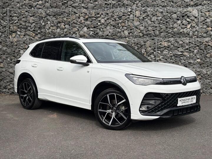 Volkswagen Tiguan 1.5 ETSI MHEV R-Line DSG Euro 6 (s/s) 5dr Volkswagen Tiguan 1.5 ETSI MHEV R-Line DSG Euro 6 (s/s) 5dr