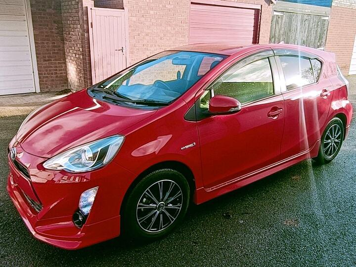 Toyota Aqua 1.5 VVT-h Petrol Hybrid G Sport 5dr