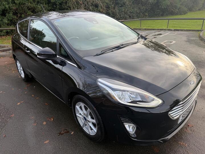Ford Fiesta 1.1 Ti-VCT Zetec Euro 6 (s/s) 3dr Ford Fiesta 1.1 Ti-VCT Zetec Euro 6 (s/s) 3dr