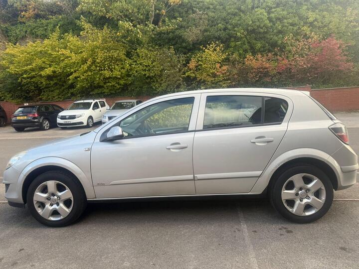 Vauxhall Astra 1.6i 16v Club 5dr