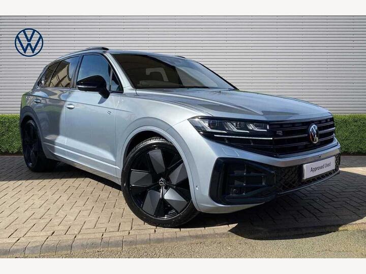 Volkswagen Touareg 3.0 TDI V6 Black Edition Tiptronic 4Motion Euro 6 (s/s) 5dr Volkswagen Touareg 3.0 TDI V6 Black Edition Tiptronic 4Motion Euro 6 (s/s) 5dr