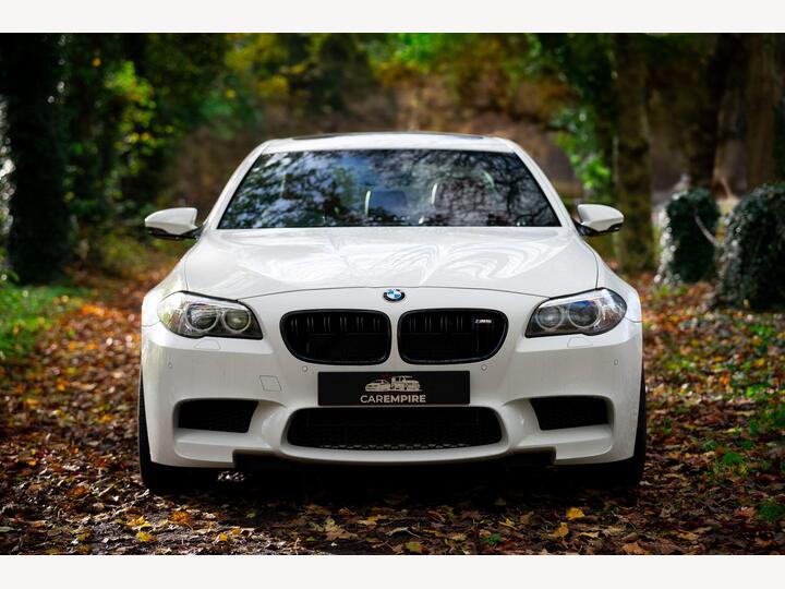 BMW M5 4.4 V8 DCT Euro 6 (s/s) 4dr