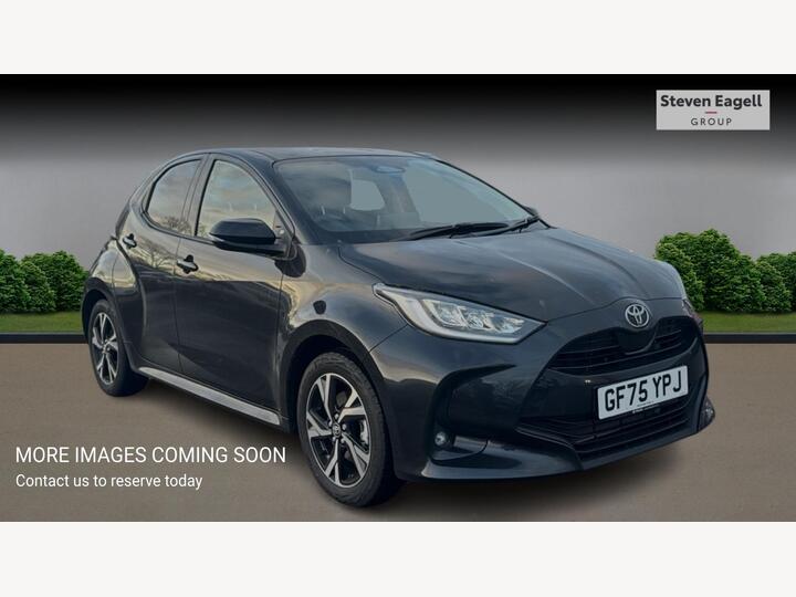 Toyota Yaris 1.5 VVT-h Design E-CVT Euro 6 (s/s) 5dr Toyota Yaris 1.5 VVT-h Design E-CVT Euro 6 (s/s) 5dr
