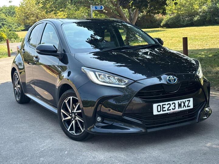 Toyota Yaris 1.5 VVT-h Design E-CVT Euro 6 (s/s) 5dr