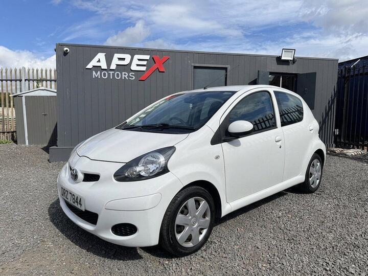 Toyota AYGO 1.0 VVT-i + Euro 5 5dr