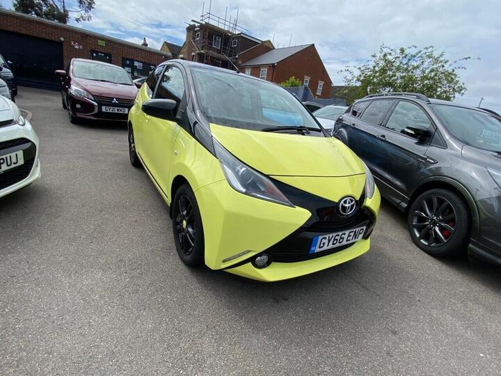Toyota AYGO 1.0 VVT-i X-cite 3 Yellow Bi-Tone Euro 6 5dr