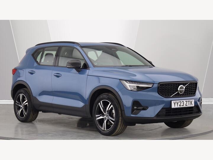 Volvo XC40 2.0 B3 MHEV Plus Dark DCT Auto Euro 6 (s/s) 5dr