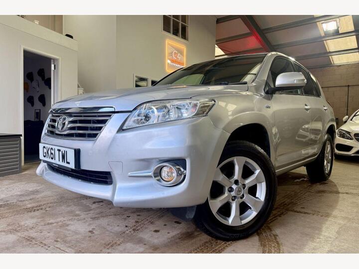 Toyota RAV4 2.2 D-CAT XT-R Auto 4WD Euro 5 5dr Toyota RAV4 2.2 D-CAT XT-R Auto 4WD Euro 5 5dr