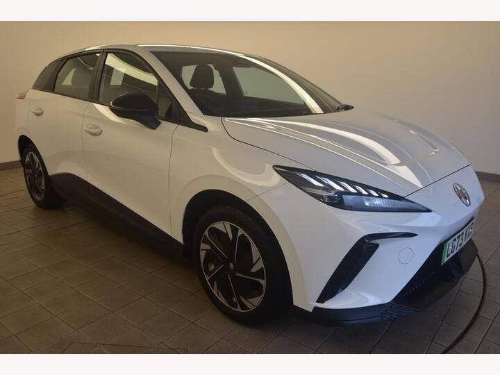 MG MG4 64kWh SE Long Range Auto 5dr