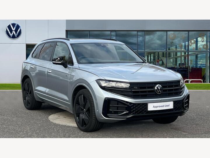 Volkswagen Touareg 3.0 TDI V6 Black Edition Tiptronic 4Motion Euro 6 (s/s) 5dr Volkswagen Touareg 3.0 TDI V6 Black Edition Tiptronic 4Motion Euro 6 (s/s) 5dr