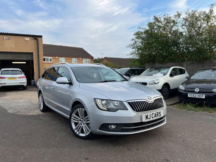 Skoda Superb 2.0 TDI Elegance Euro 5 (s/s) 5dr