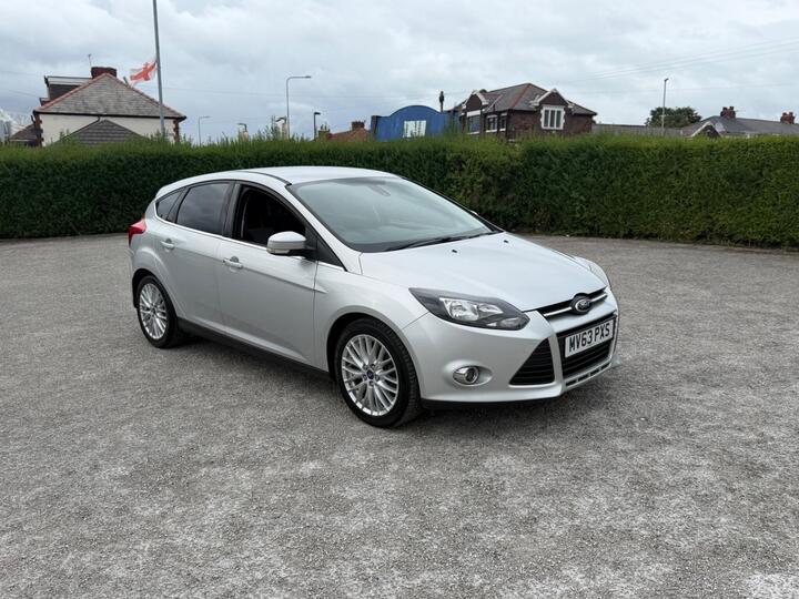 Ford Focus 1.0T EcoBoost Zetec Euro 5 (s/s) 5dr