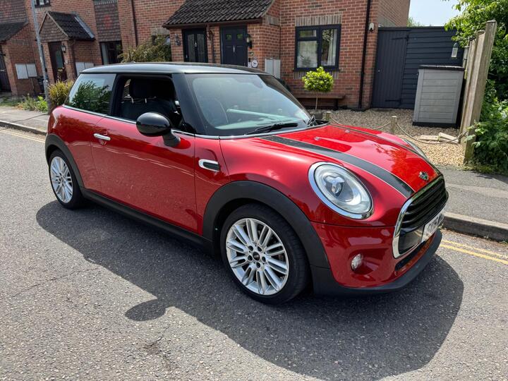 MINI Hatch 1.5 Cooper Auto Euro 6 (s/s) 3dr