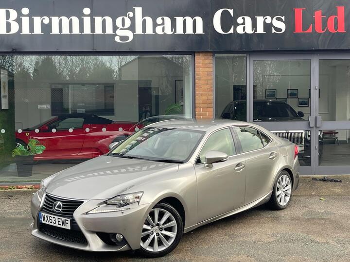 Lexus IS 2.5 300h Luxury E-CVT Euro 5 (s/s) 4dr