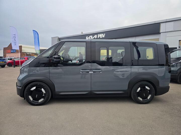 Kia PV5 Long Range 71.2kWh Plus Passenger MPV Auto 5dr