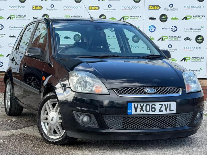 Ford Fiesta 1.6 Ghia 5dr