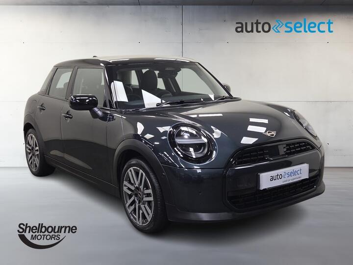 MINI Cooper 1.5C Classic Hatchback 5dr Petrol Steptroni 1.5C Classic Steptronic Euro 6 (s/s) 5dr