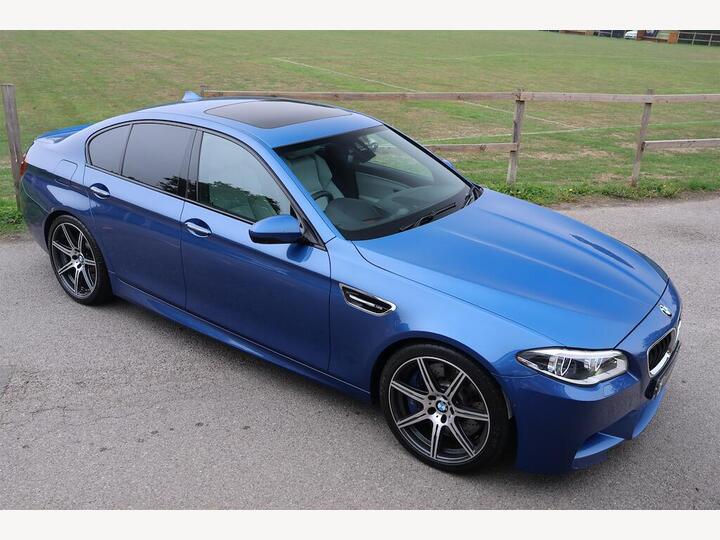 BMW M5 4.4 V8 DCT Euro 6 (s/s) 4dr