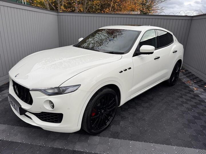 Maserati LEVANTE 3.0D V6 ZF 4WD Euro 6 (s/s) 5dr Maserati LEVANTE 3.0D V6 ZF 4WD Euro 6 (s/s) 5dr