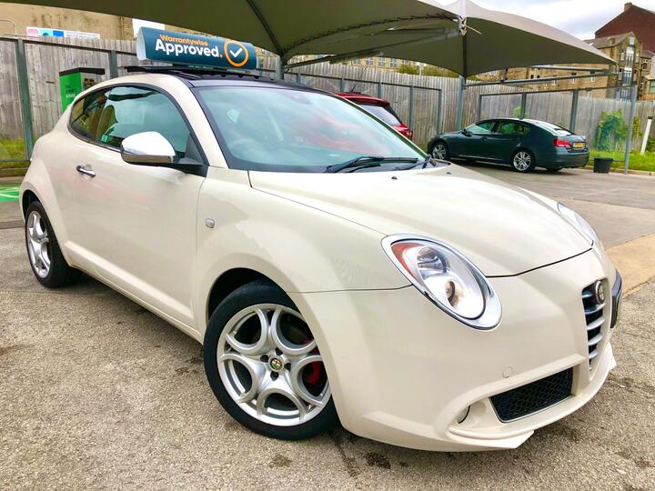 Alfa Romeo MiTo 1.3 JTDM-2 Distinctive Euro 5 (s/s) 3dr Alfa Romeo MiTo 1.3 JTDM-2 Distinctive Euro 5 (s/s) 3dr